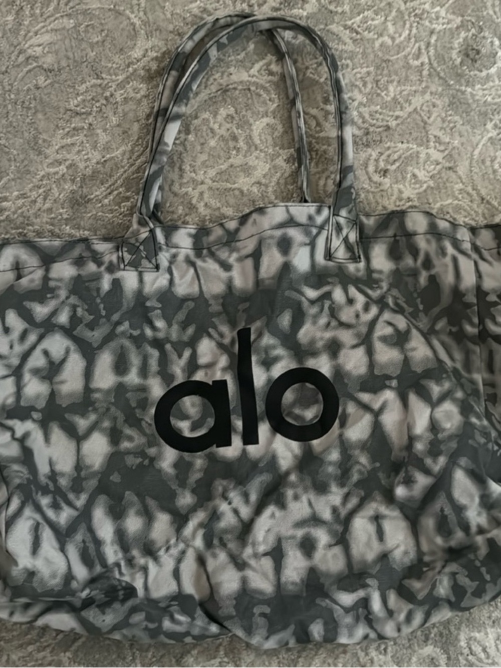 ALO Yoga Gray and White Tie-Dye Canvas Tote - Picture 2 of 5